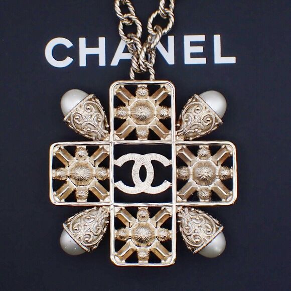Chanel Cc Imitation Pearl Rhinestone #155669C98B - Picture 2 of 11